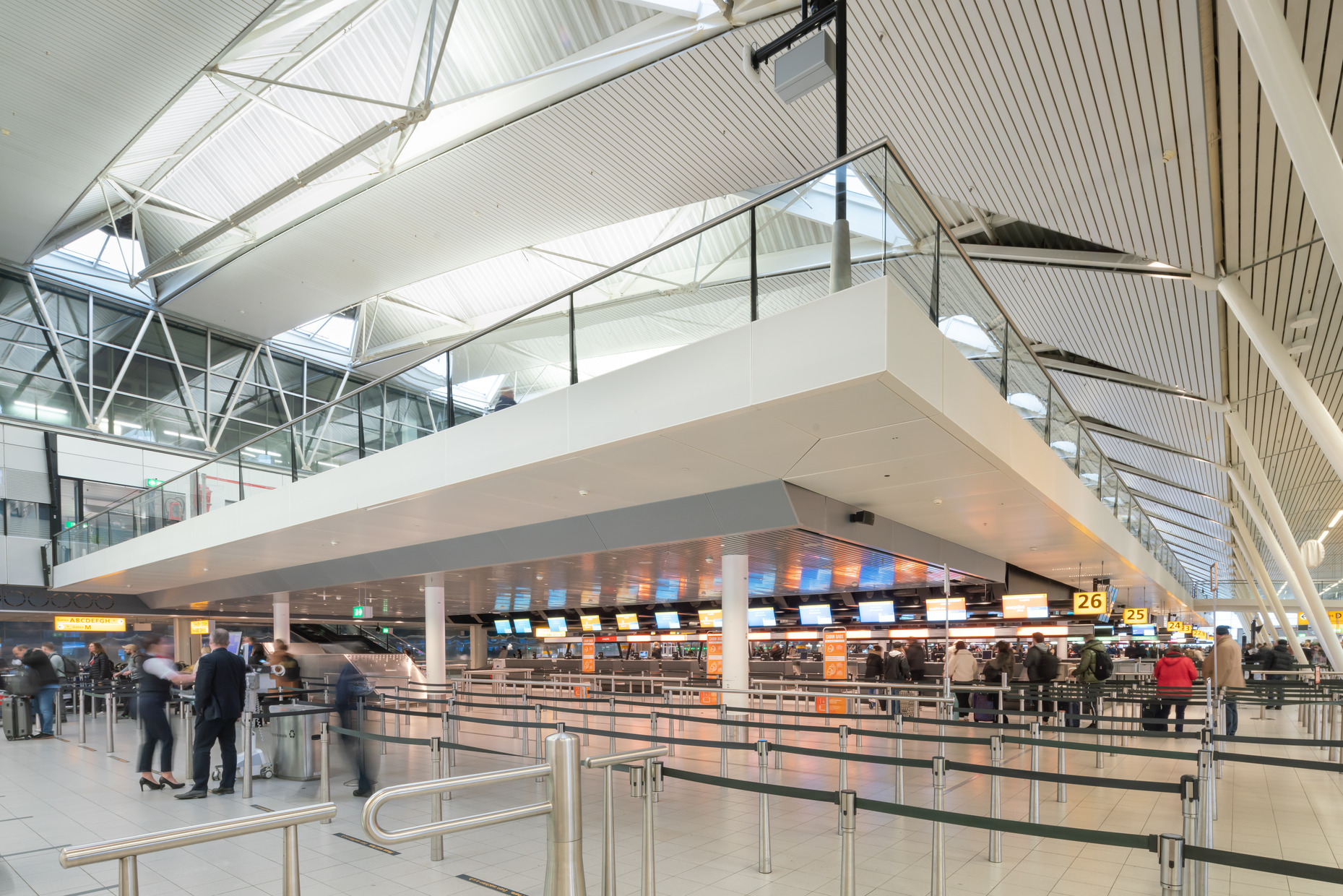 027 300 One XS Schiphol N17 websitenew