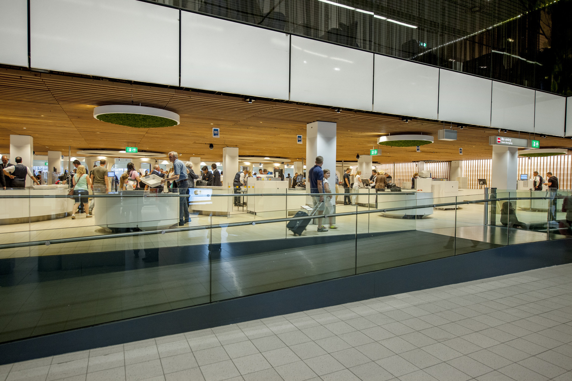 027 300 One XS Schiphol N36 websitenew