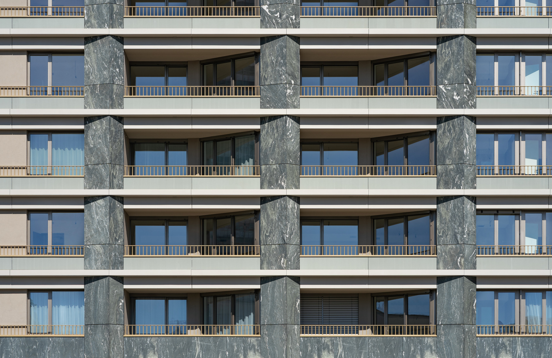 14 BCA Florian Residence Alto Real Estate webres
